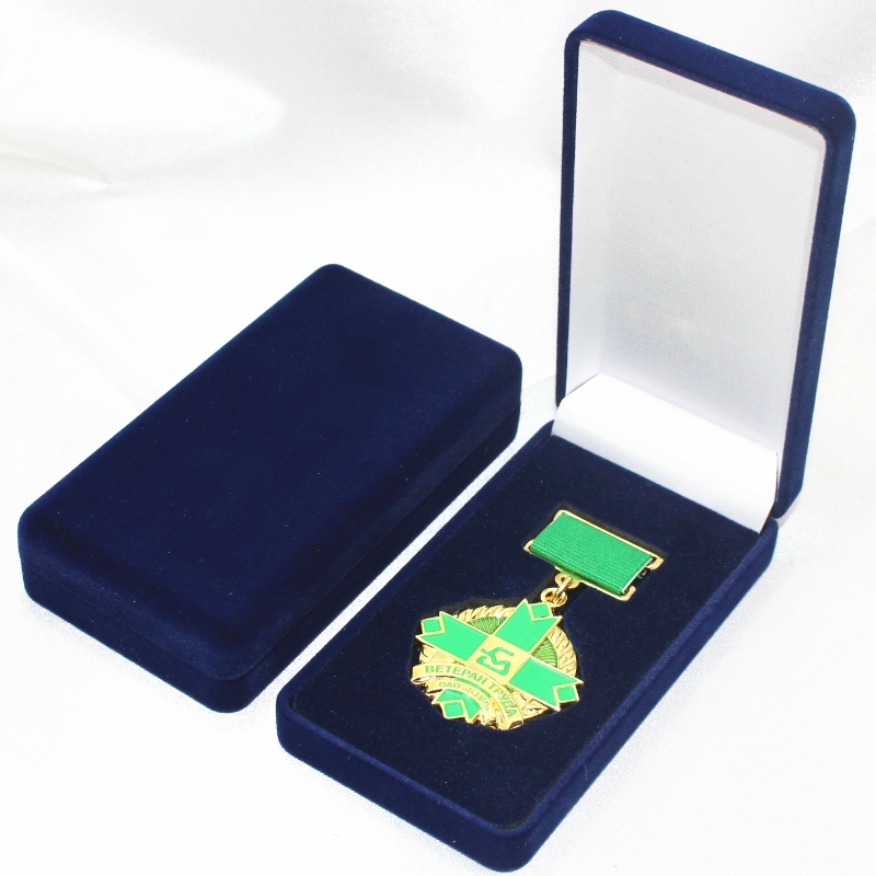 Hàng D-17L hình tròn của Velvet Box for coin, đeo cổ... phù hiệu600*113*25, tạ về 565