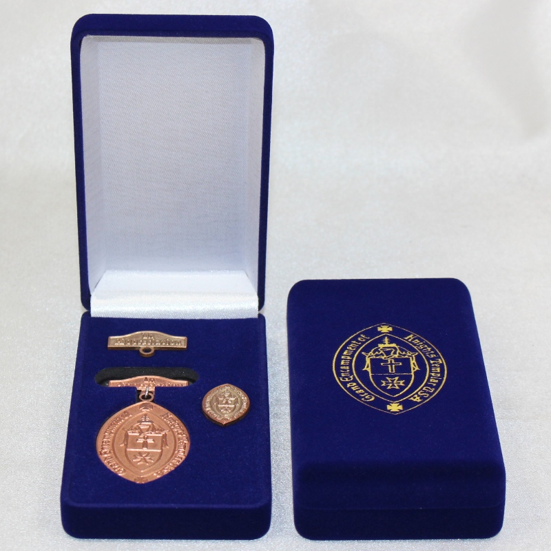 Hàng D-17L hình tròn của Velvet Box for coin, đeo cổ... phù hiệu600*113*25, tạ về 565