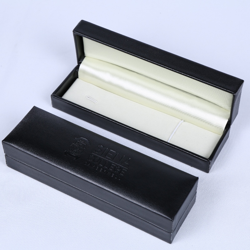 Mục V-12 hình chữ nhật đề giấy da cho 130*20mm nhiều huy hiệu, bút và dây chuyền, vân vân, mm.155*45*36, tạ về 90