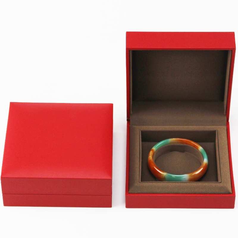 Hộp đựng trang sức tuyệt kỹ hộp đựng trang sức trang sức đặc chế trang sức màu đỏ có bọt biển, kích cỡ là 115*115*45